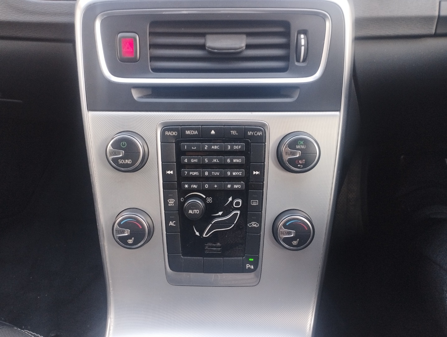 Used Volvo V60 2011 for sale - 76974742: Photo 17