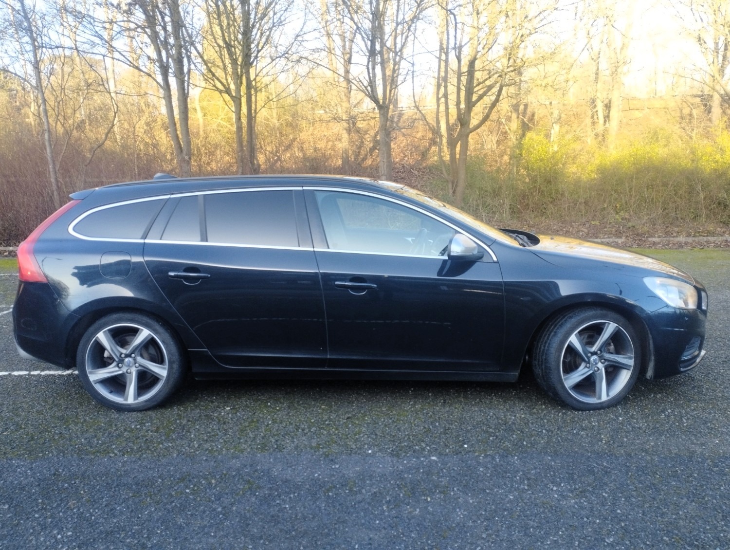 Used Volvo V60 2011 for sale - 76974742: Photo 2