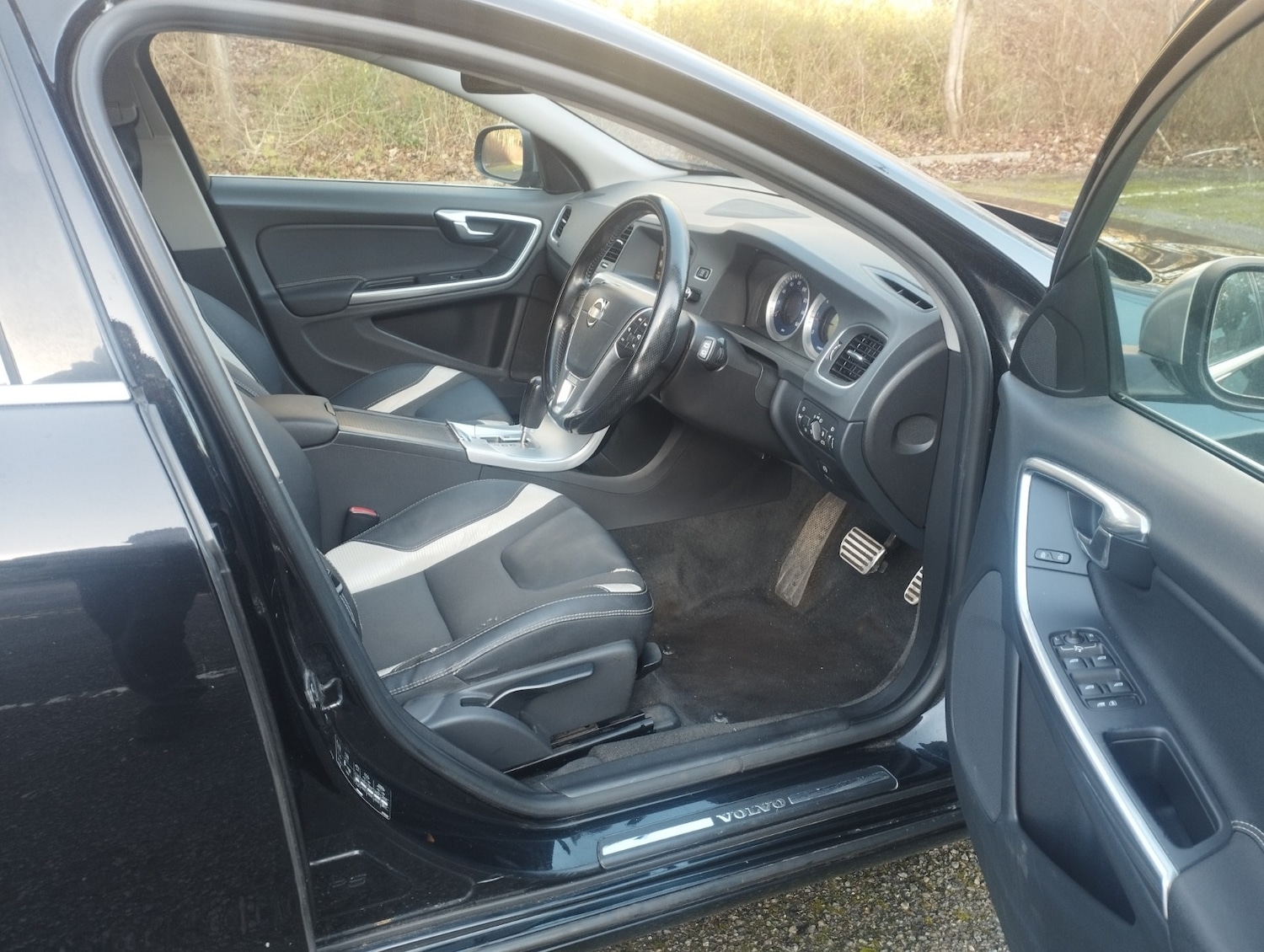 Used Volvo V60 2011 for sale - 76974742: Photo 8