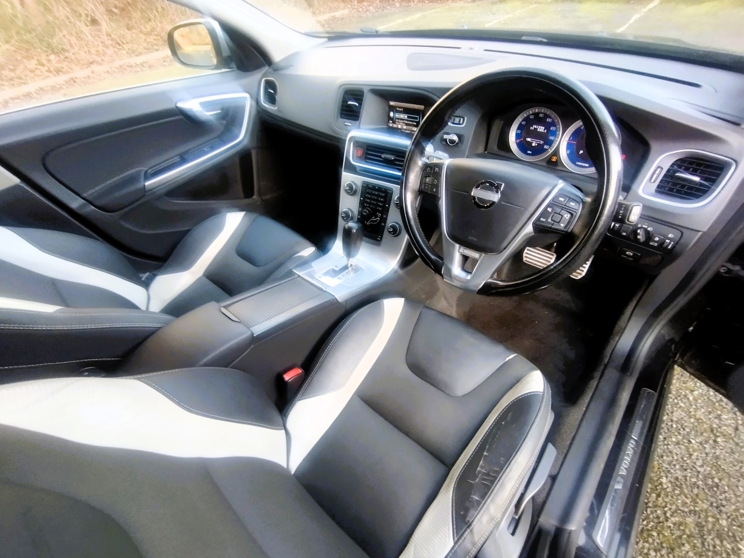 Used Volvo V60 2011 for sale - 76974742: Photo 9