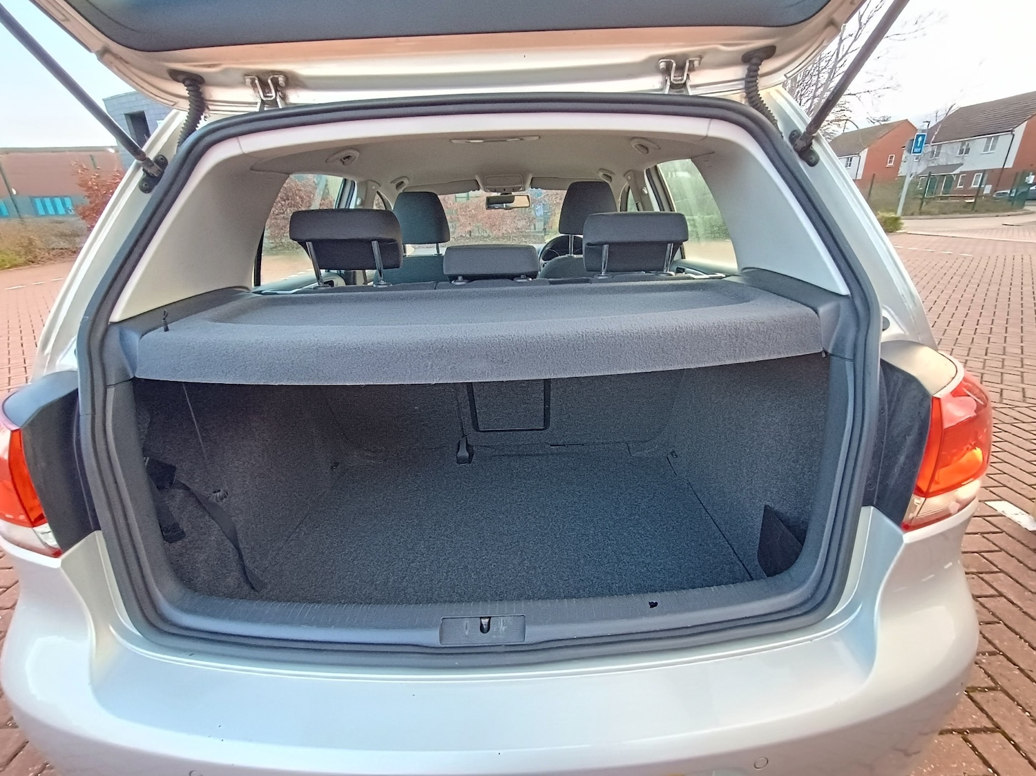 Used Volkswagen Golf 2011 for sale - 76974770: Photo 25