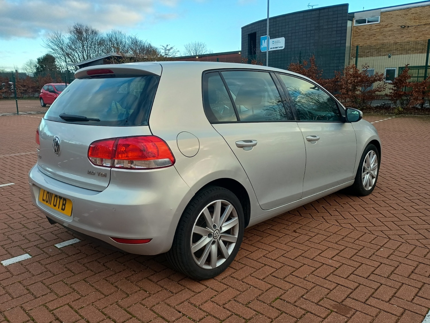 Used Volkswagen Golf 2011 for sale - 76974770: Photo 5