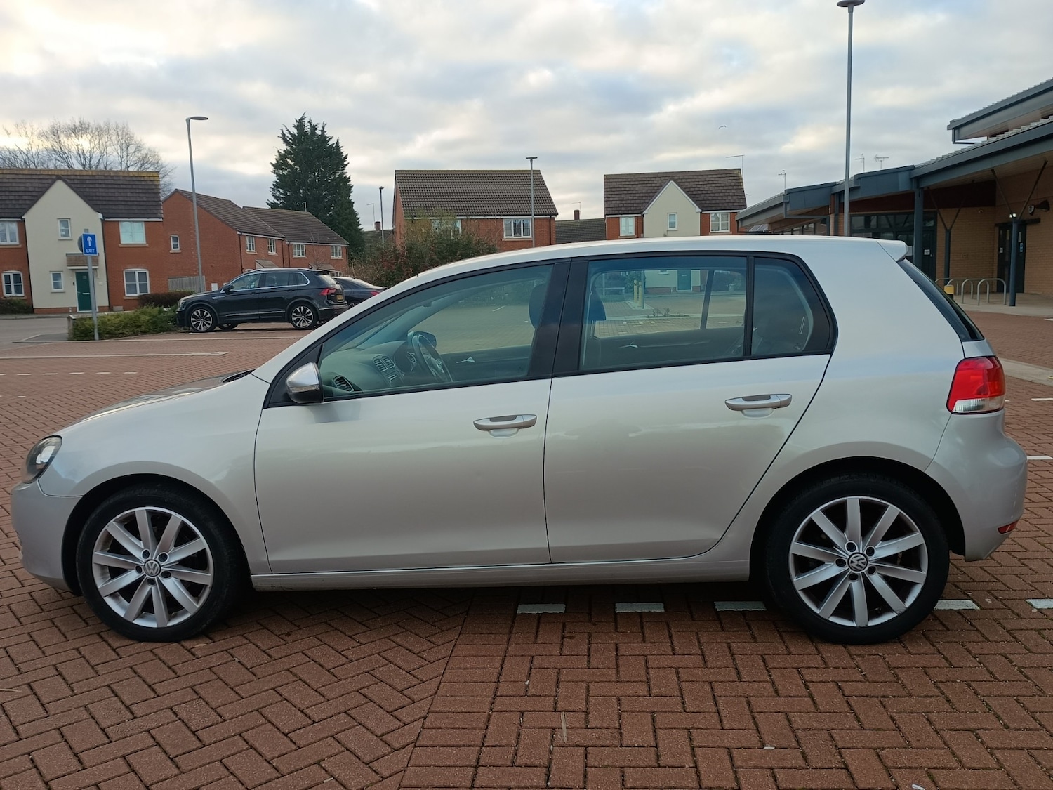Used Volkswagen Golf 2011 for sale - 76974770: Photo 8