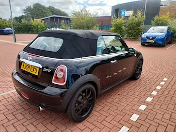 Used MINI Convertible 2009 for sale - 79560661: Photo