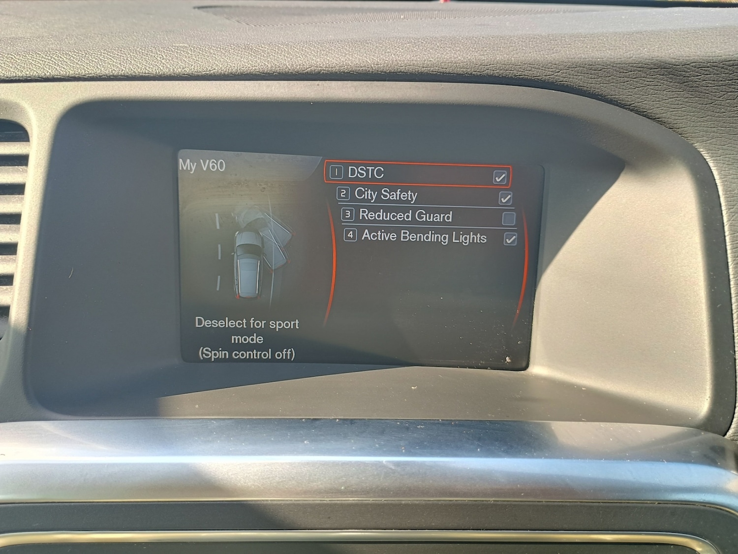 Used Volvo V60 2012 for sale - 78057262: Photo 28