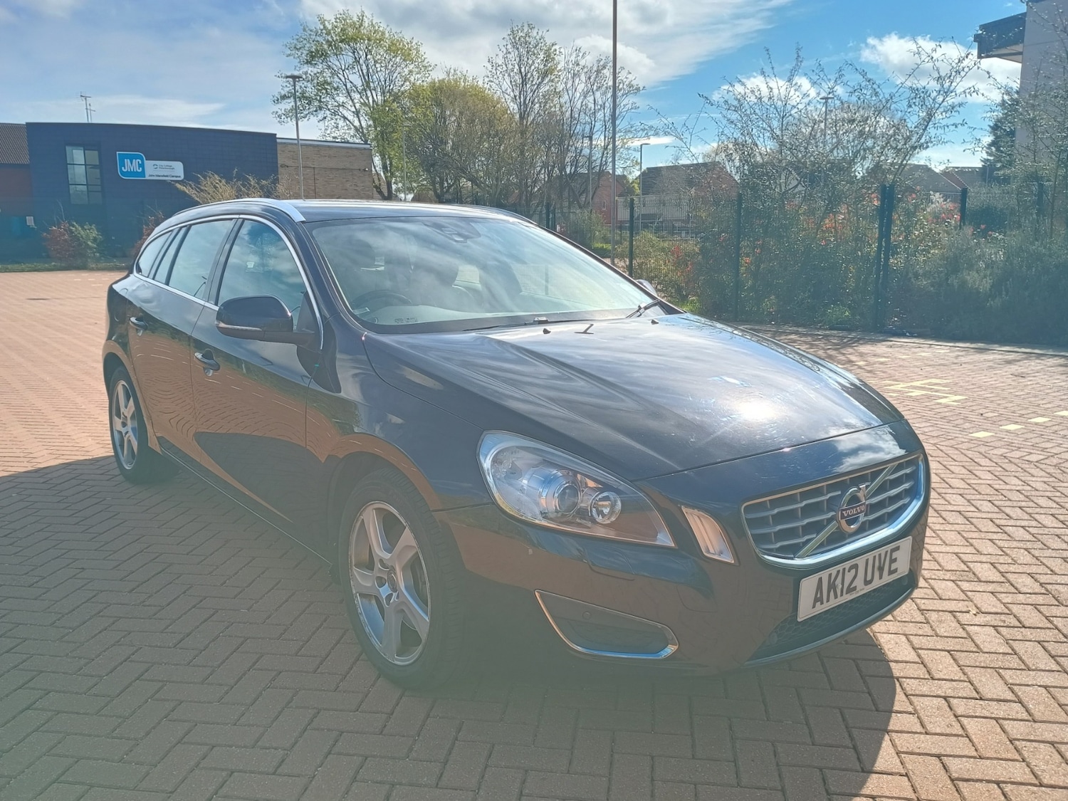 Used Volvo V60 2012 for sale - 78057262: Photo 3