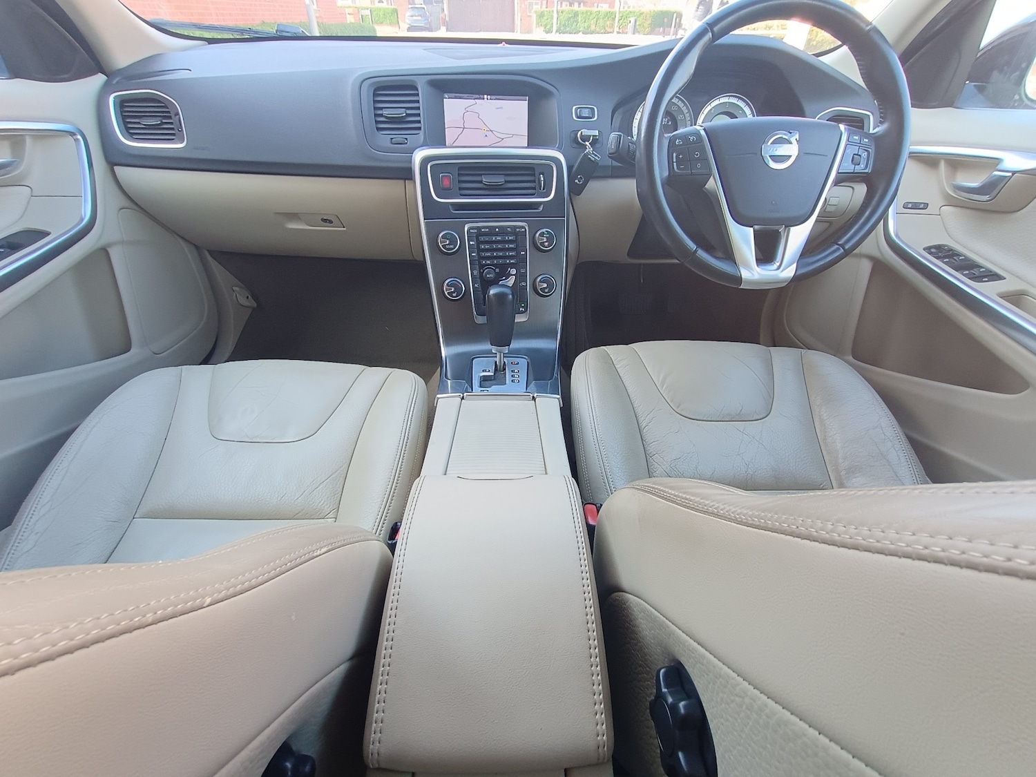 Used Volvo V60 2012 for sale - 78057262: Photo 33