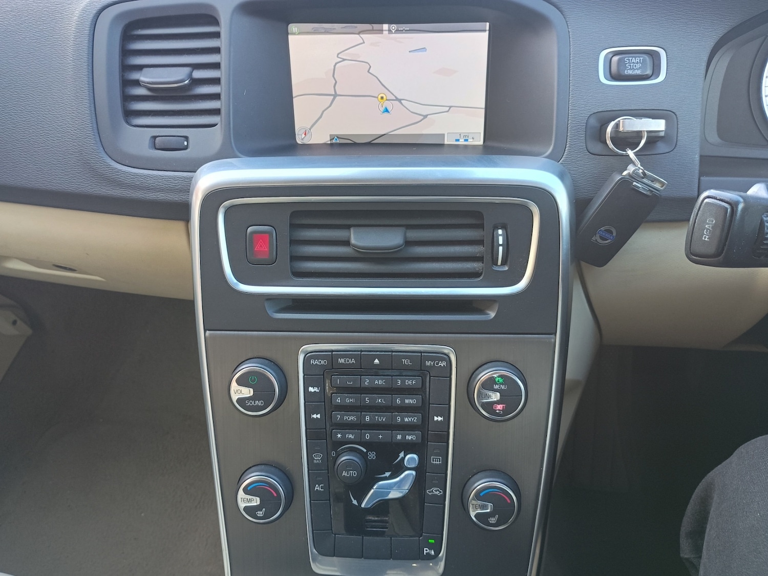 Used Volvo V60 2012 for sale - 78057262: Photo 36