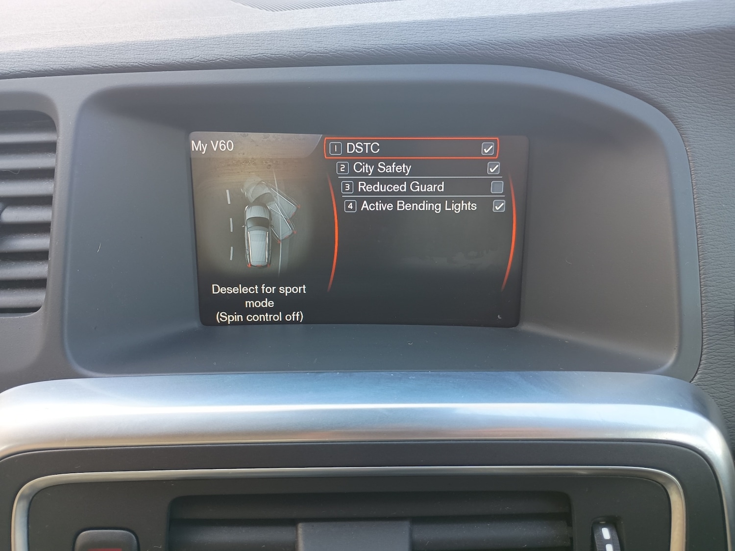 Used Volvo V60 2012 for sale - 78057262: Photo 38