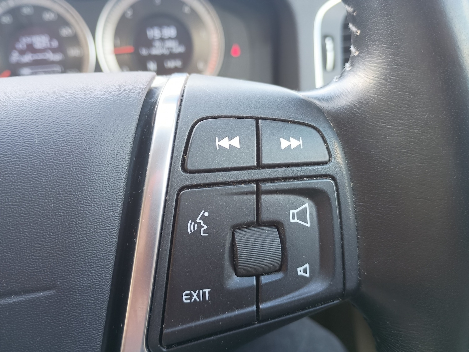 Used Volvo V60 2012 for sale - 78057262: Photo 41