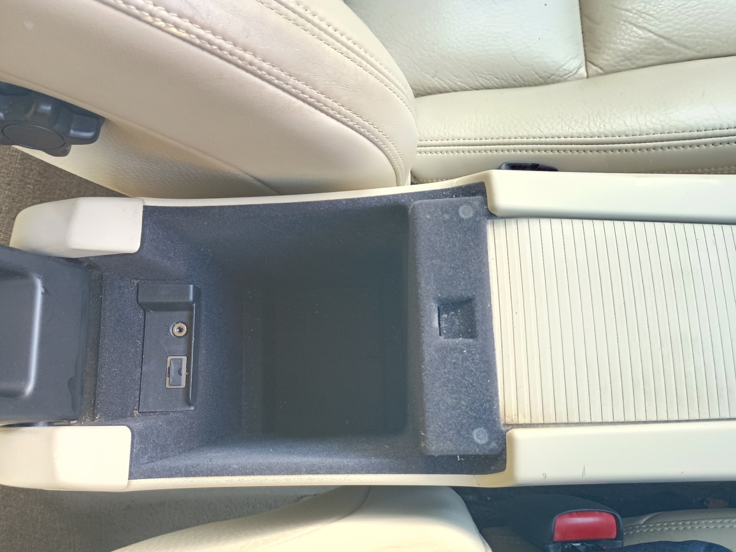 Used Volvo V60 2012 for sale - 78057262: Photo 44