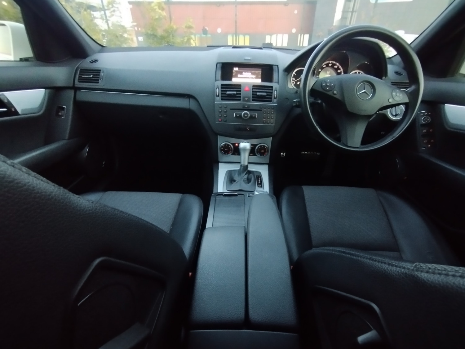 Used Mercedes-Benz C Class 2010 for sale - 77097342: Photo 31