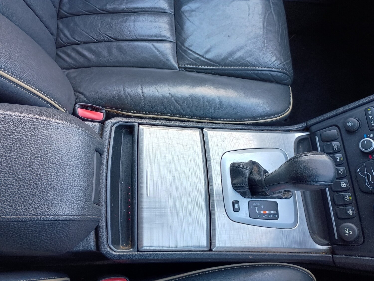 Used Volvo XC90 2010 for sale - 77977359: Photo 22