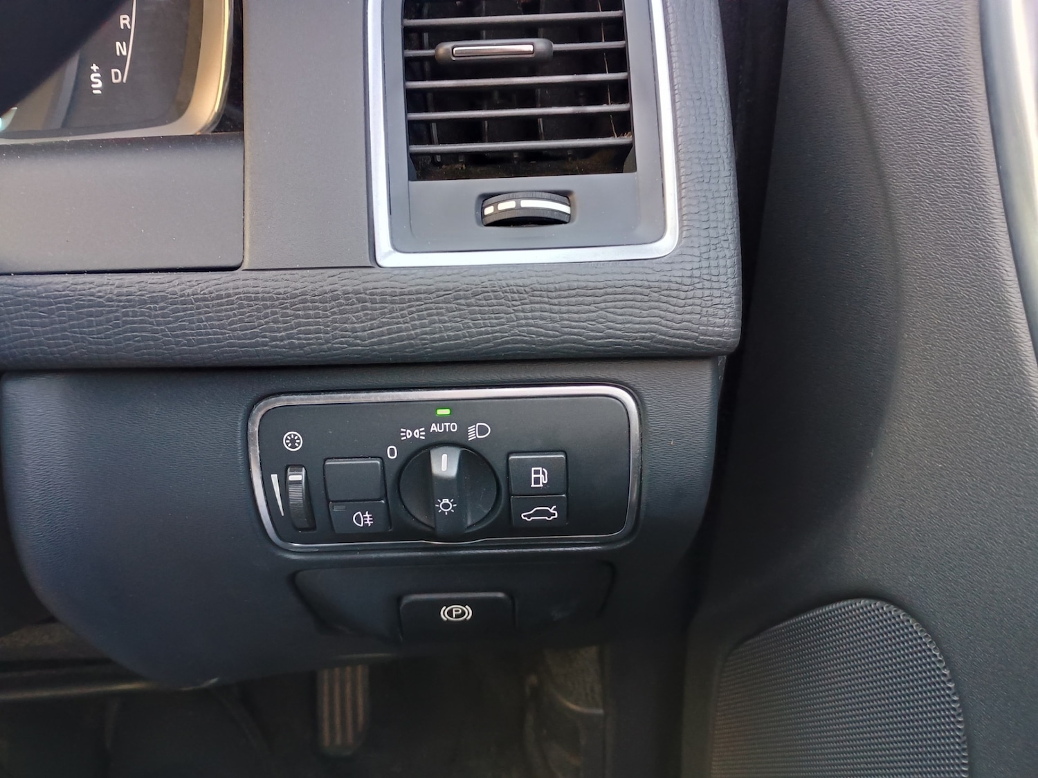 Used Volvo XC60 2015 for sale - 77766587: Photo 17