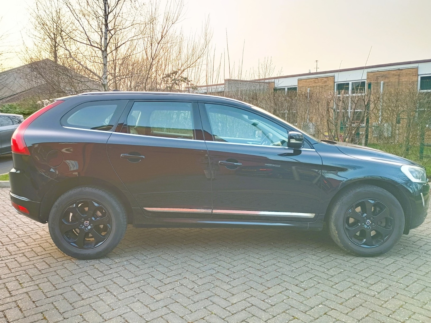 Used Volvo XC60 2015 for sale - 77766587: Photo 3