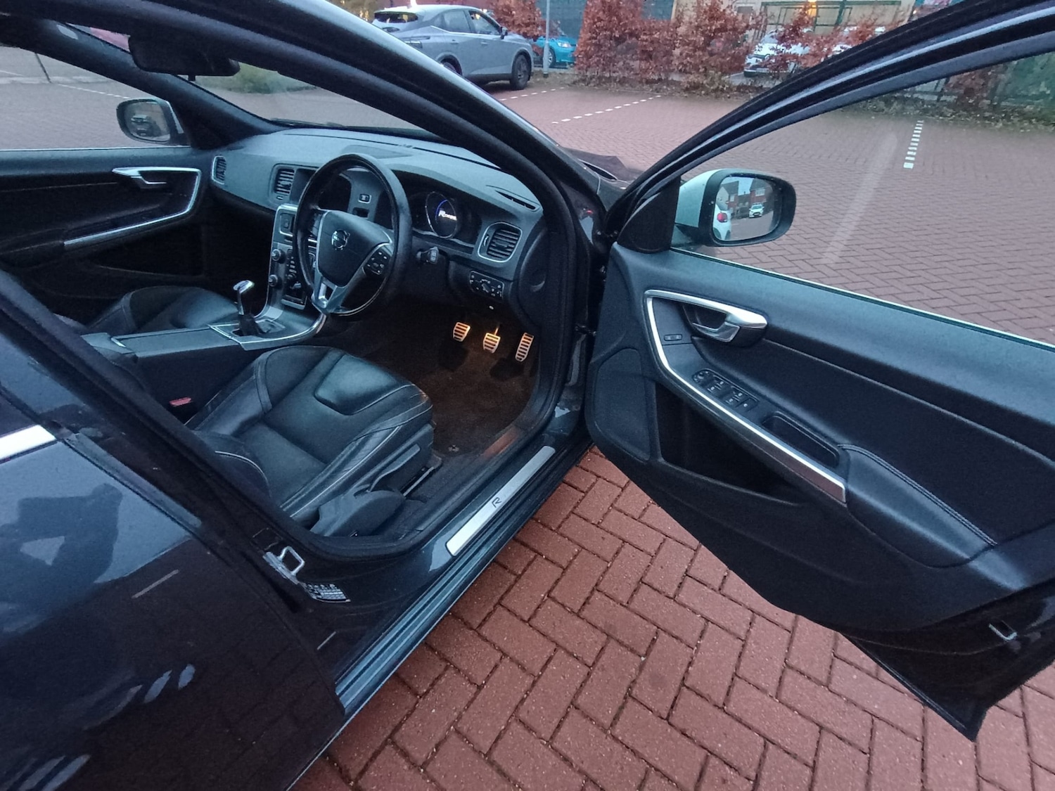 Used Volvo V60 2016 for sale - 76821972: Photo 19