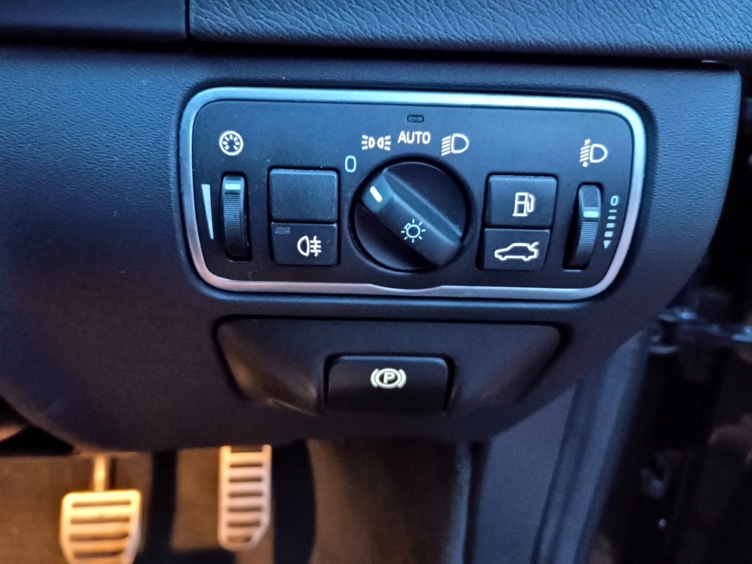 Used Volvo V60 2016 for sale - 76821972: Photo 25