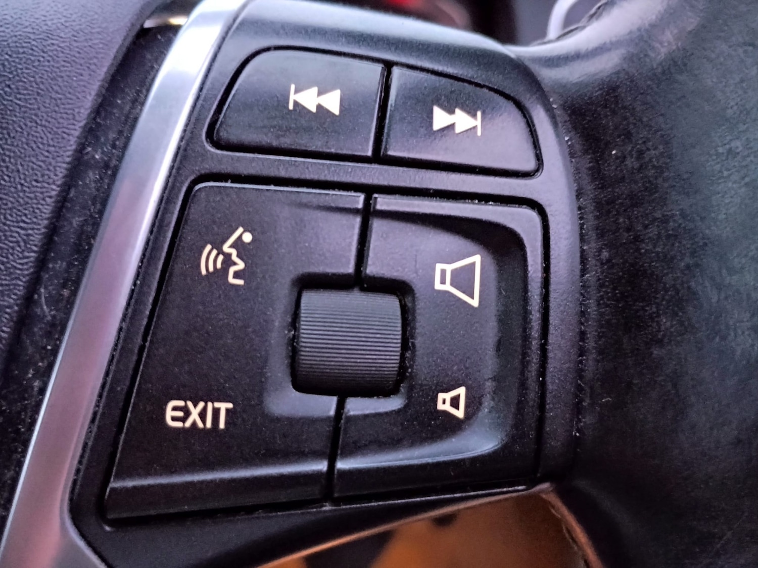 Used Volvo V60 2016 for sale - 76821972: Photo 26