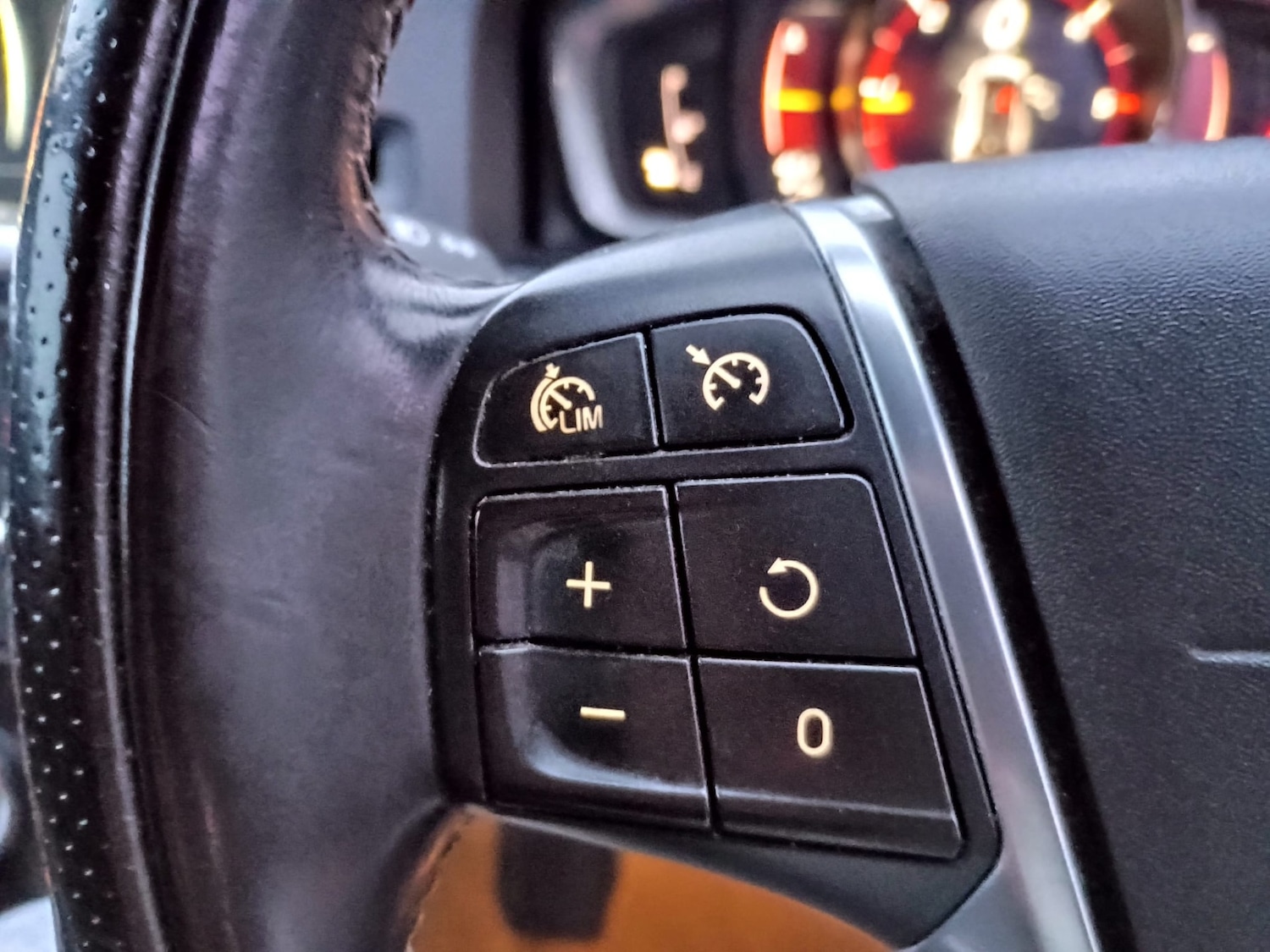 Used Volvo V60 2016 for sale - 76821972: Photo 27