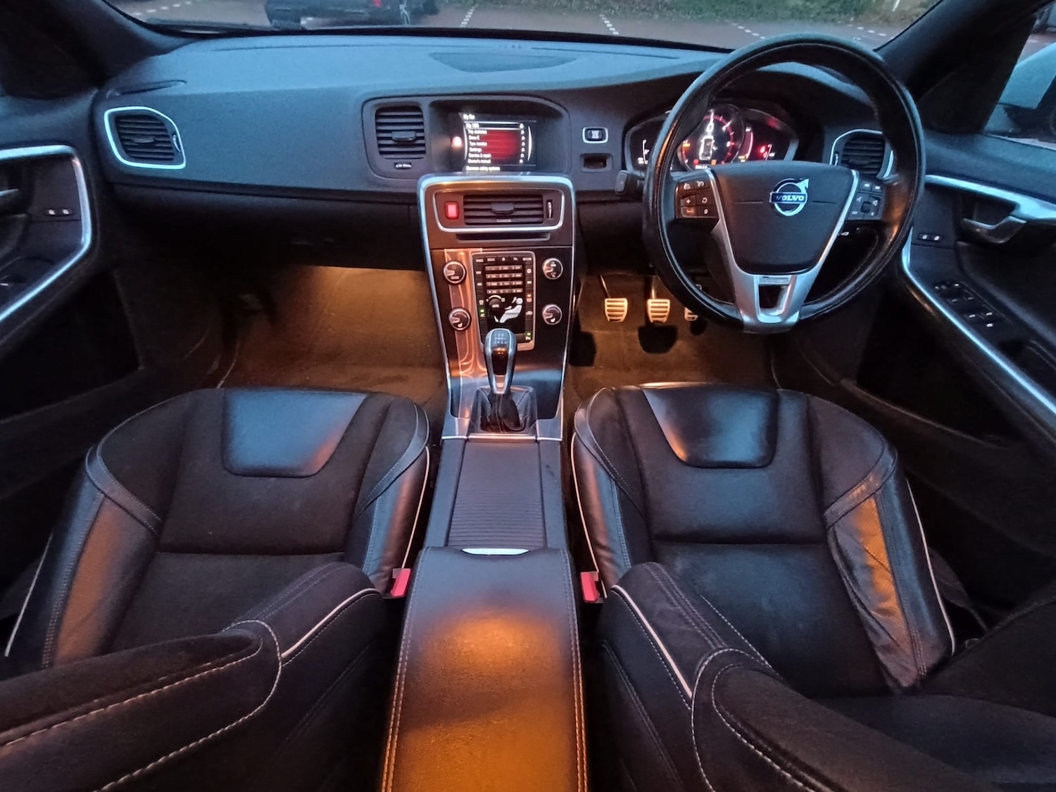 Used Volvo V60 2016 for sale - 76821972: Photo 28