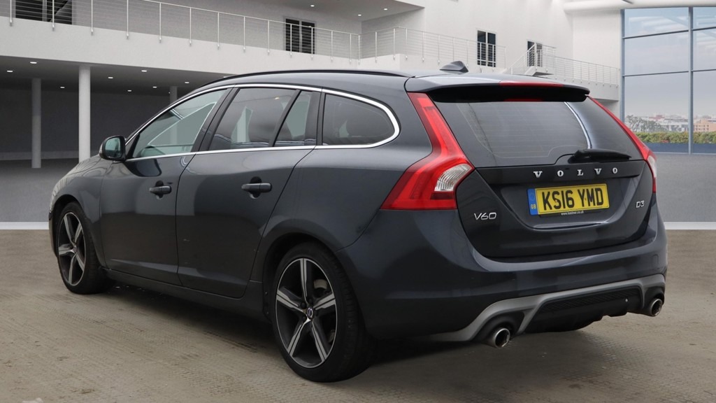 Used Volvo V60 2016 for sale - 76821972: Photo 3