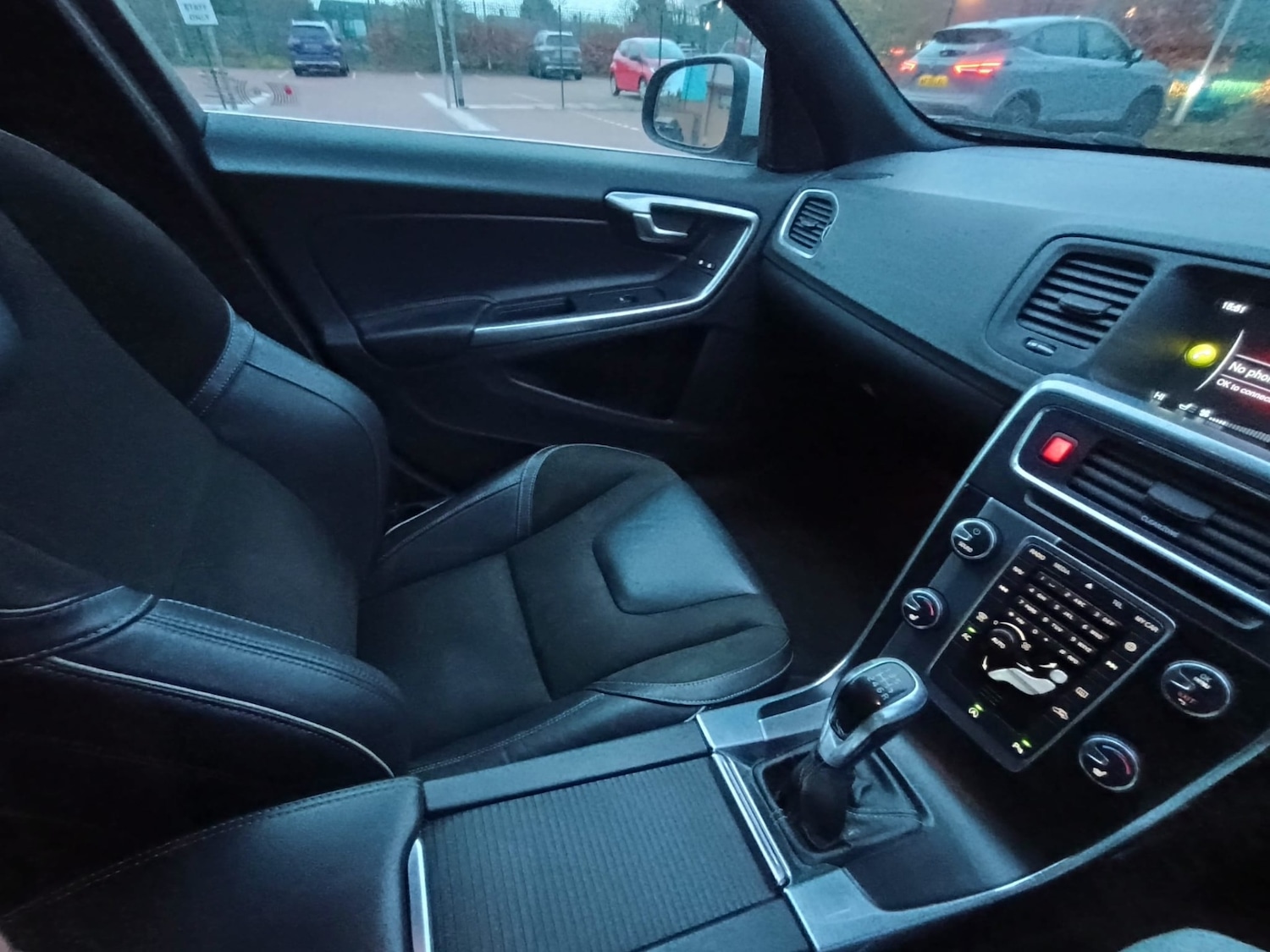 Used Volvo V60 2016 for sale - 76821972: Photo 33