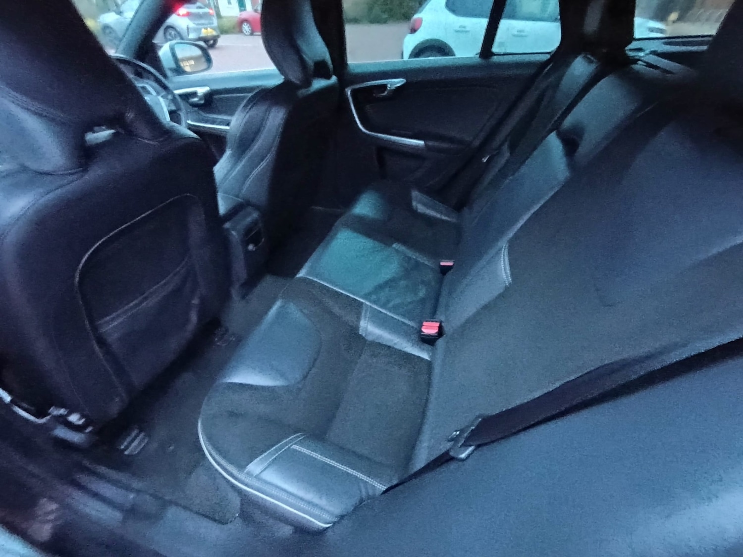 Used Volvo V60 2016 for sale - 76821972: Photo 39