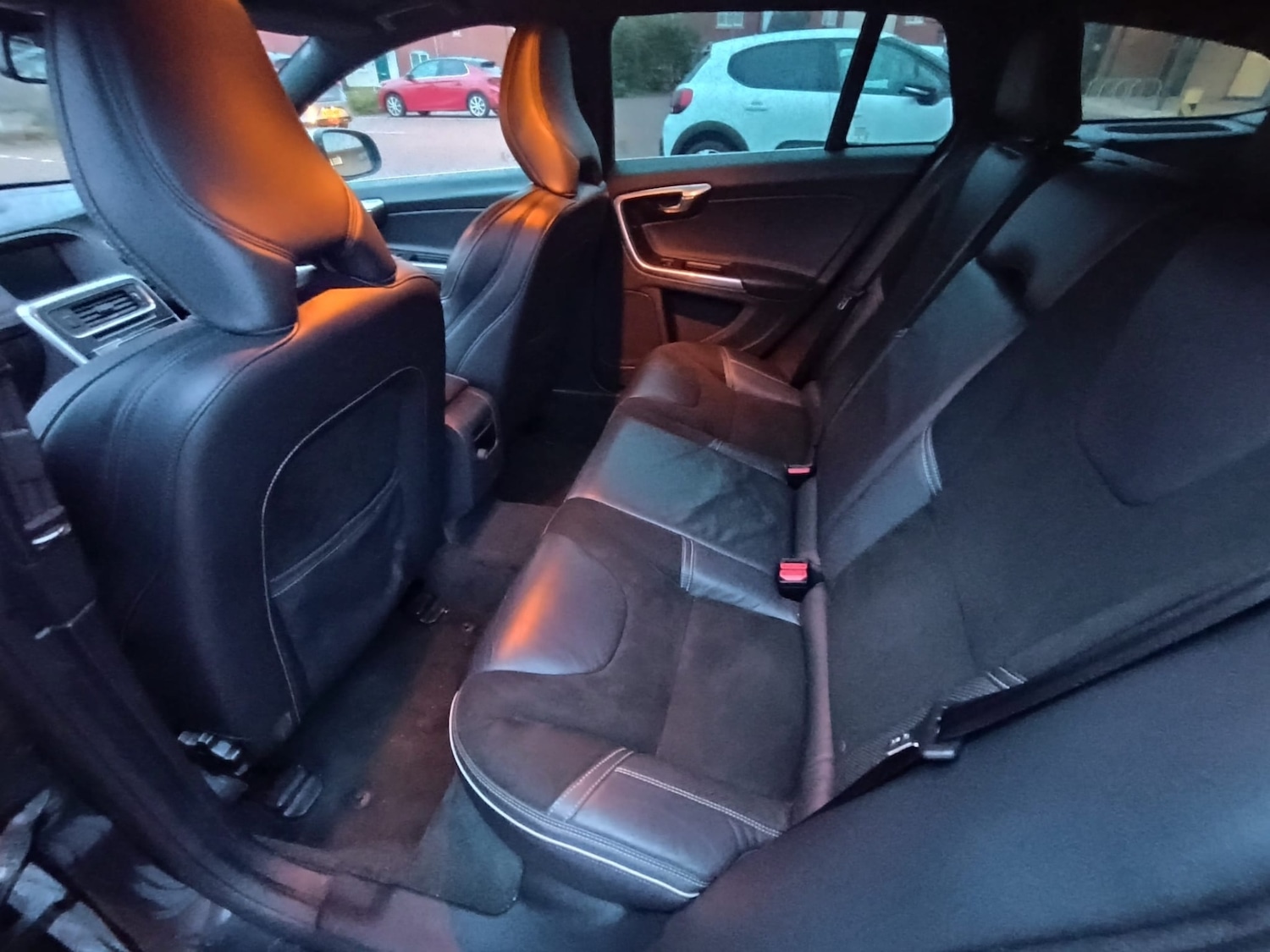 Used Volvo V60 2016 for sale - 76821972: Photo 42