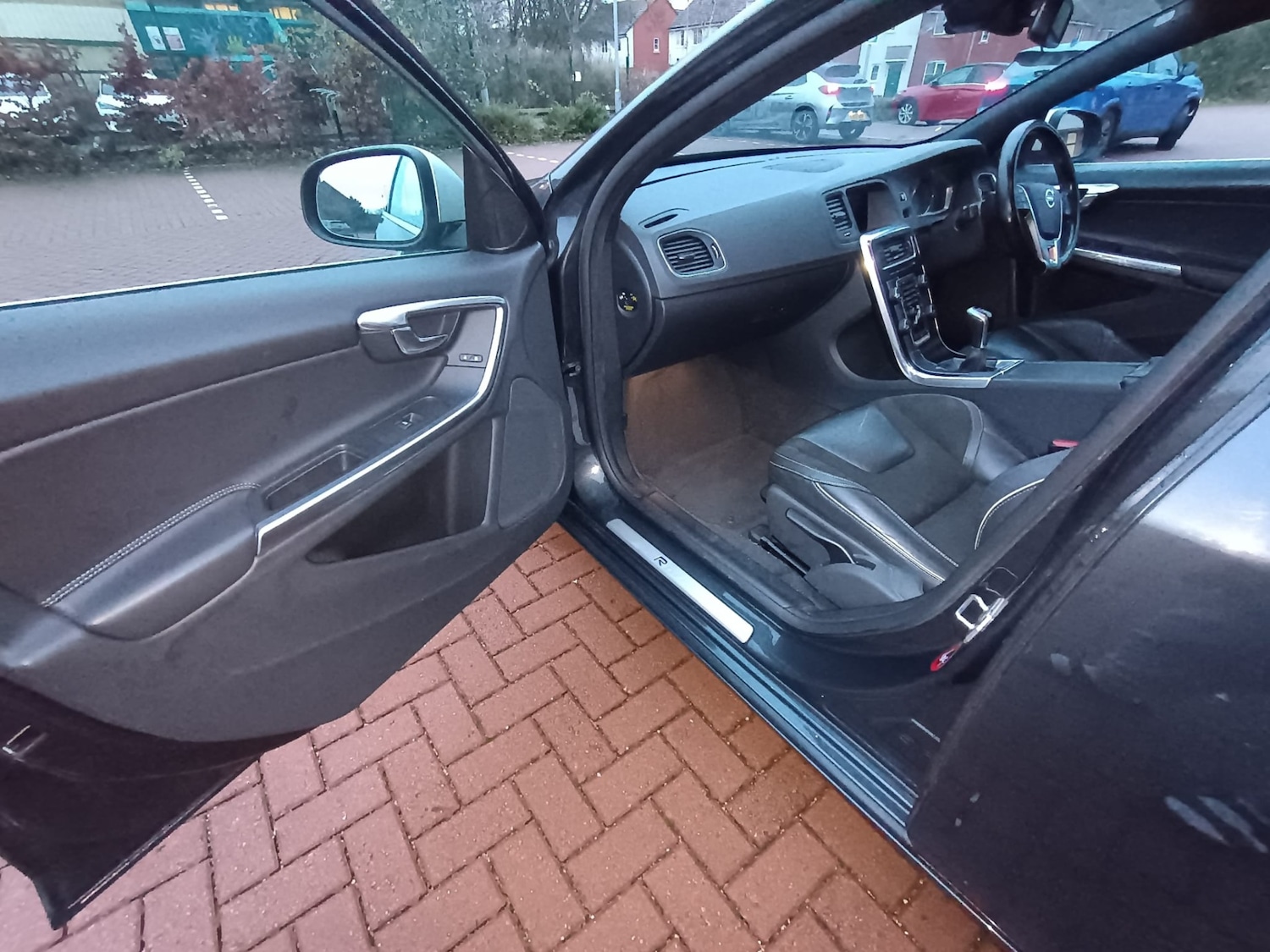 Used Volvo V60 2016 for sale - 76821972: Photo 44