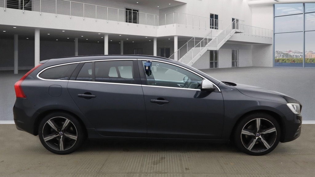 Used Volvo V60 2016 for sale - 76821972: Photo 5