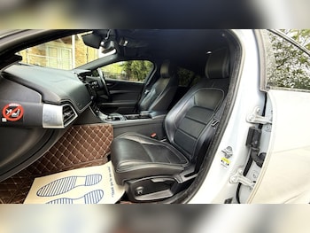 Used Jaguar XE 2016 for sale - 78533923: Photo