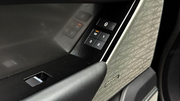 Used Land Rover Range Rover Velar 2018 for sale - 75616559: Photo 35
