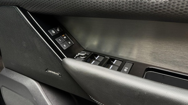 Used Land Rover Range Rover Velar 2018 for sale - 76203112: Photo 24