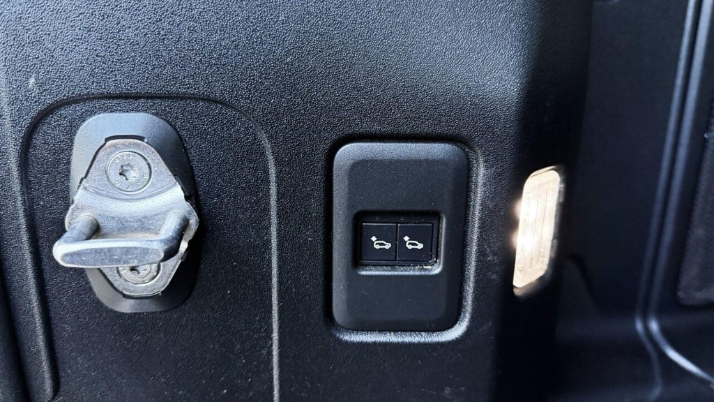 Used Land Rover Defender 2020 for sale - 77283014: Photo 31