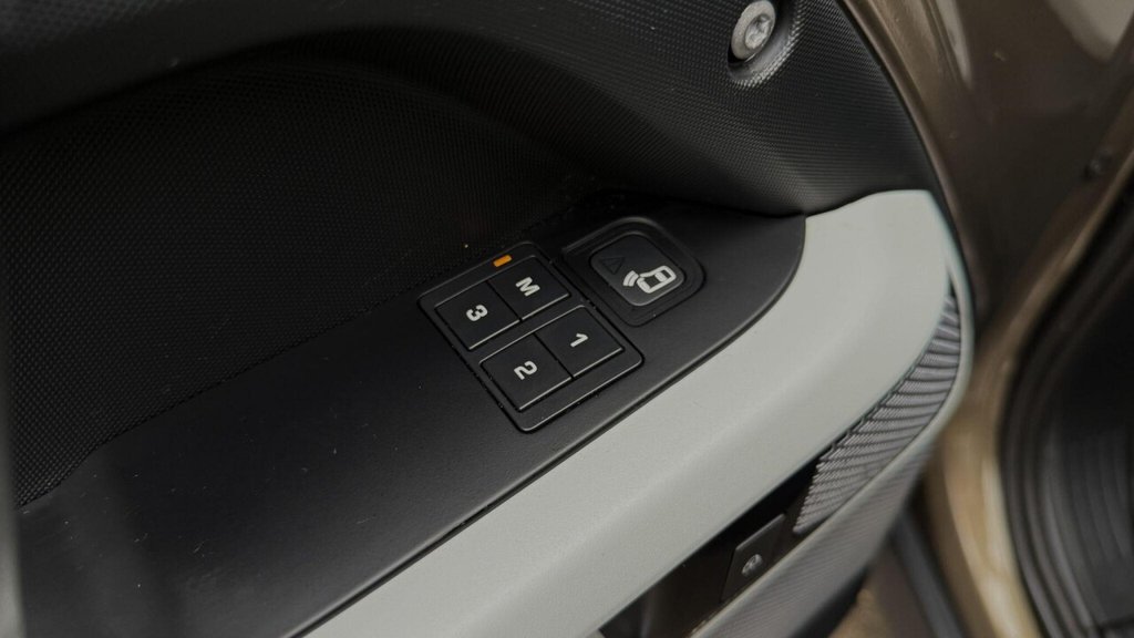 Used Land Rover Defender 2020 for sale - 78081145: Photo 44