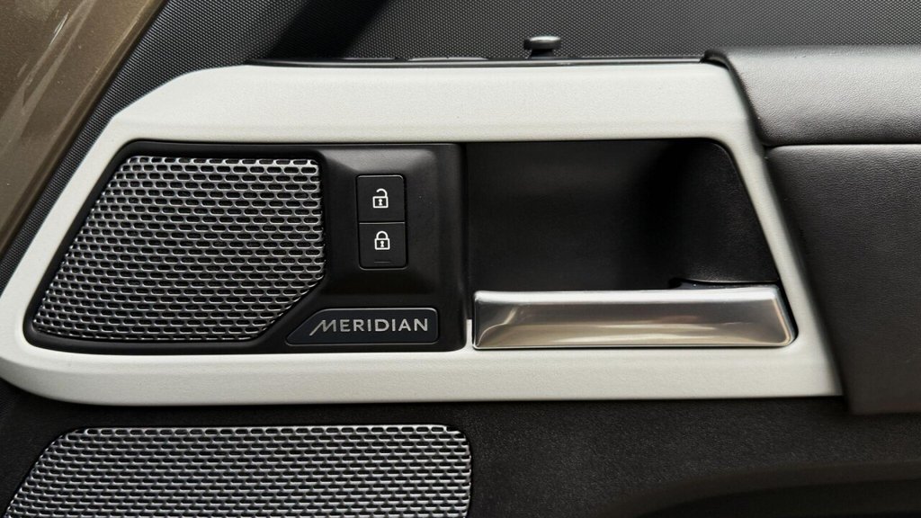 Used Land Rover Defender 2020 for sale - 78081145: Photo 46