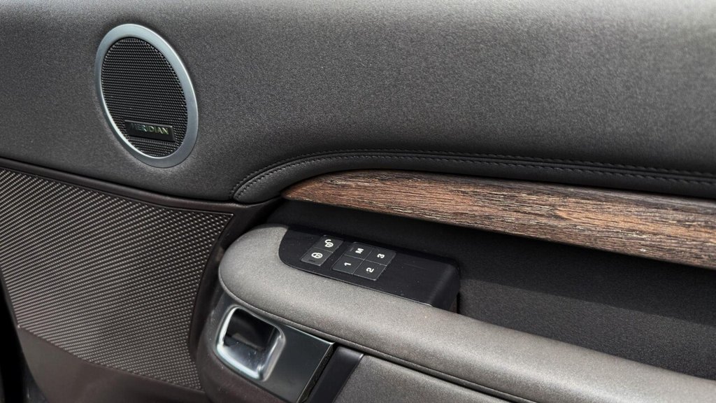 Used Land Rover Discovery 2017 for sale - 76173348: Photo 31