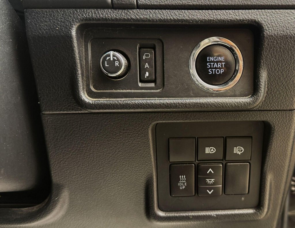 Used Toyota Land Cruiser 2019 for sale - 76717180: Photo 38