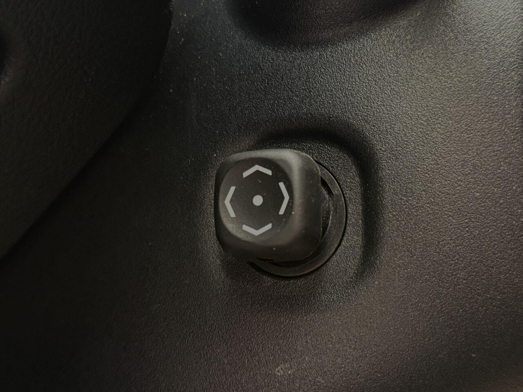 Used Toyota Land Cruiser 2019 for sale - 76717180: Photo 39