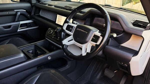 Used Land Rover Defender 110 2020 for sale - 76216781: Photo 15