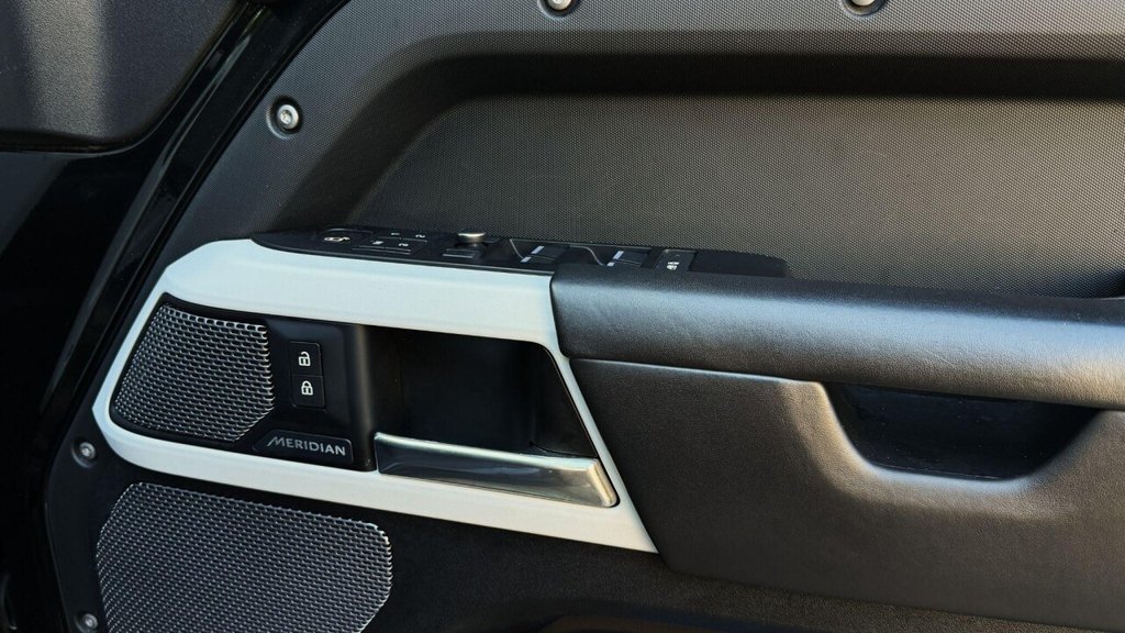 Used Land Rover Defender 110 2020 for sale - 76216781: Photo 39
