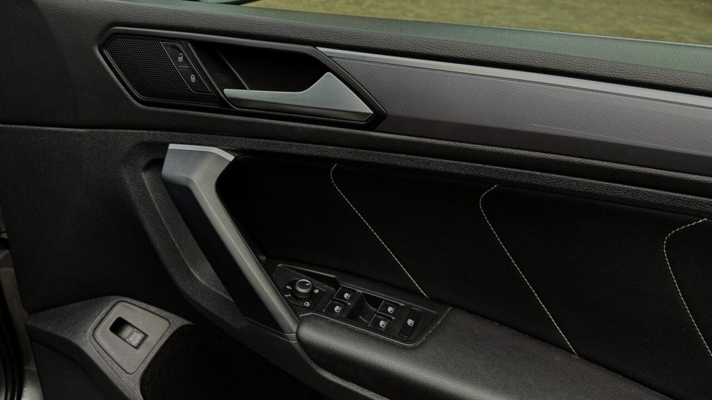 Used Volkswagen Tiguan 2020 for sale - 76999197: Photo 43