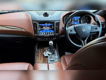 Used Maserati Levante 2018 for sale - 75616506: Photo