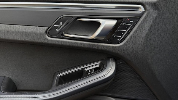 Used Porsche Macan 2019 for sale - 75616526: Photo 42