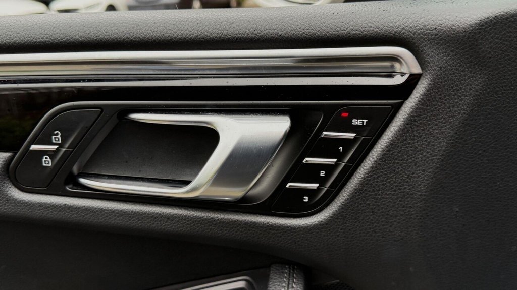 Used Porsche Macan 2019 for sale - 77283007: Photo 36