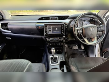 Used Toyota Hilux 2023 for sale - 78943772: Photo