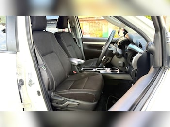 Used Toyota Hilux 2023 for sale - 78943772: Photo