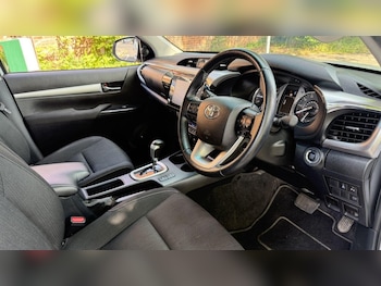 Used Toyota Hilux 2023 for sale - 78943772: Photo