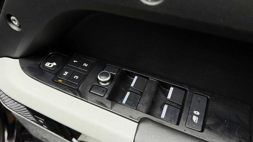 Used Land Rover Defender 110 2020 for sale - 77283016: Photo 40