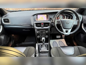 Used Volvo V40 2017 for sale - 75616534: Photo